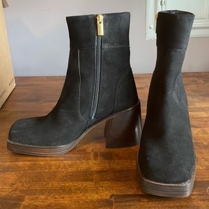 ASOS DESIGN Wide Fit Region suede mid-heel boots in black
Black suede / US 8 /